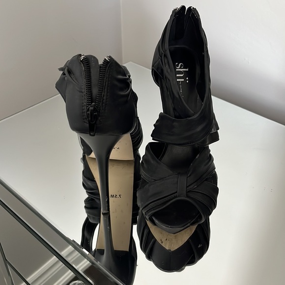Shï by Journeys Black Heels Size 7.5 - Picture 3 of 7